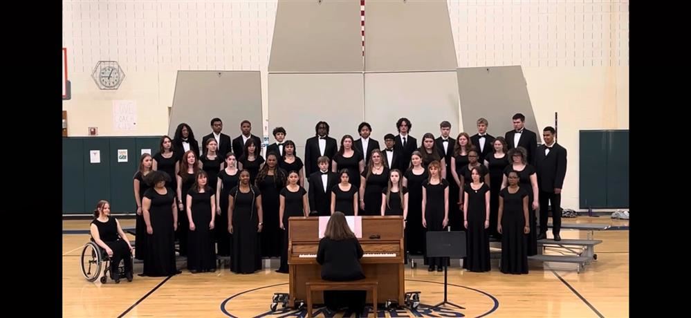  group photo of chorale students